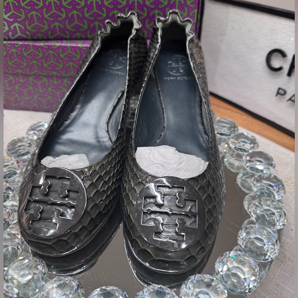 TORY BURCH REVA BALLET FLATS PRISTINE CONDITION EUC RARE PYTHON 100% AUTH SZ:8